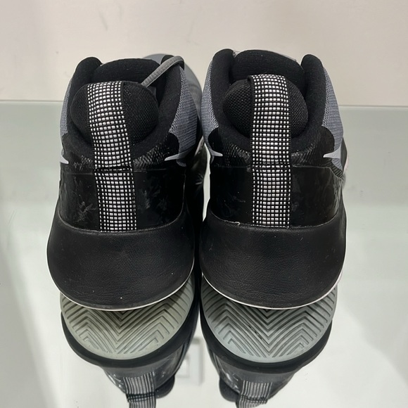 Nike Air Versitile Grey Black Basketball Shoes size 7 - Picture 5 of 13